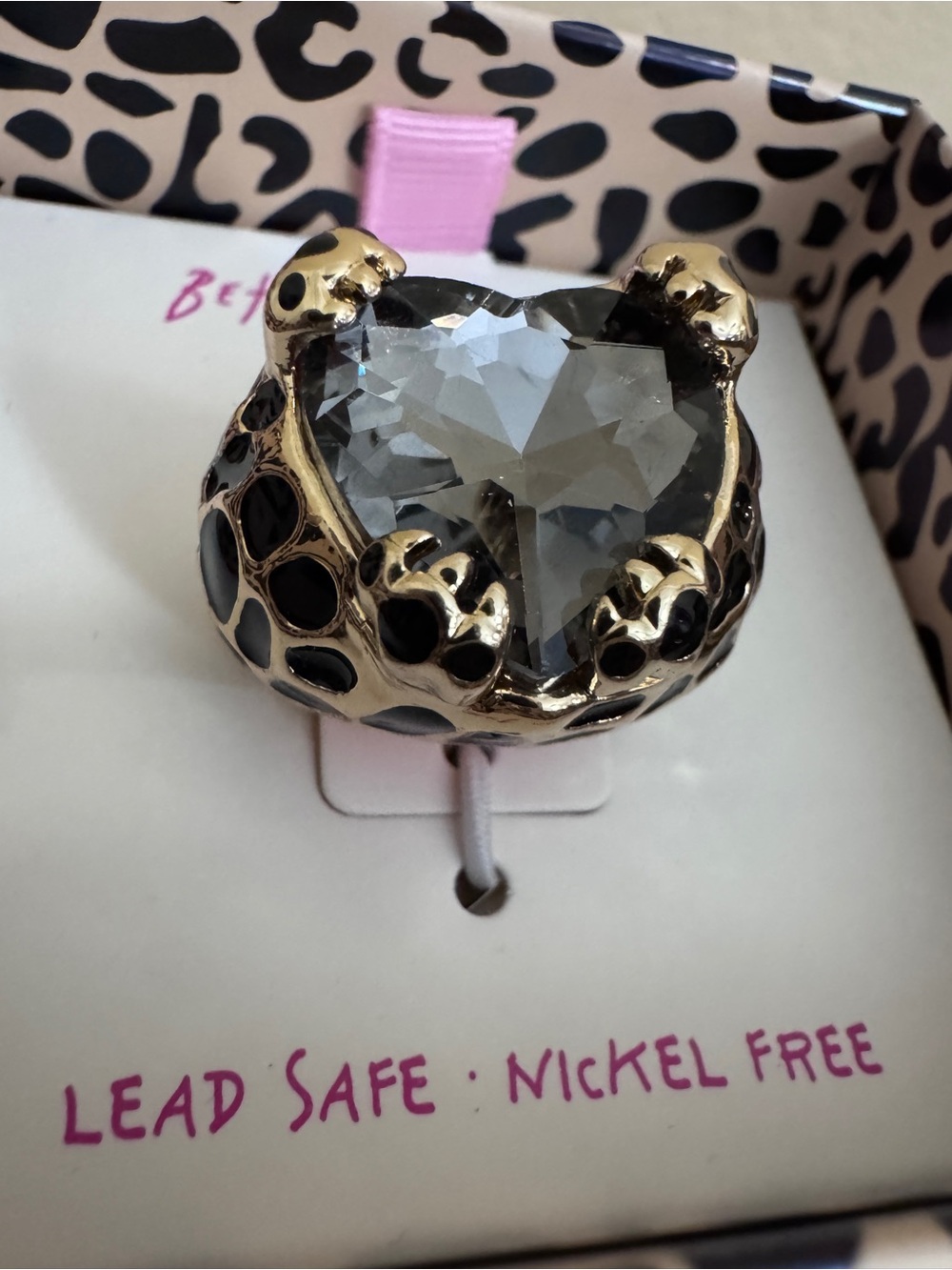 NWT Women Betsey Johnson Gold Tone Chunky True Leopard Ring Black Crystal Sz7.5 - Picture 6 of 7